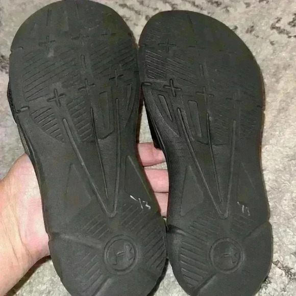 Under Armour Ignite Vi Sl Slide Sandal Black White 4D Foam Size 3Y - Picture 2 of 3